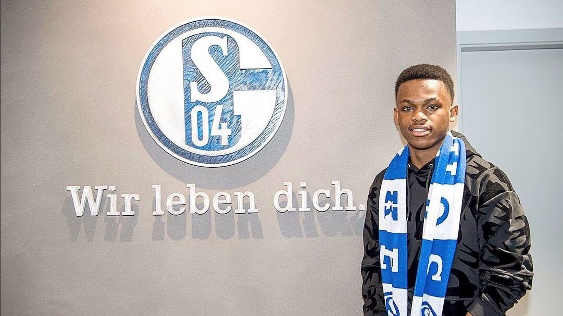 粉碎了这一 粉碎了这一